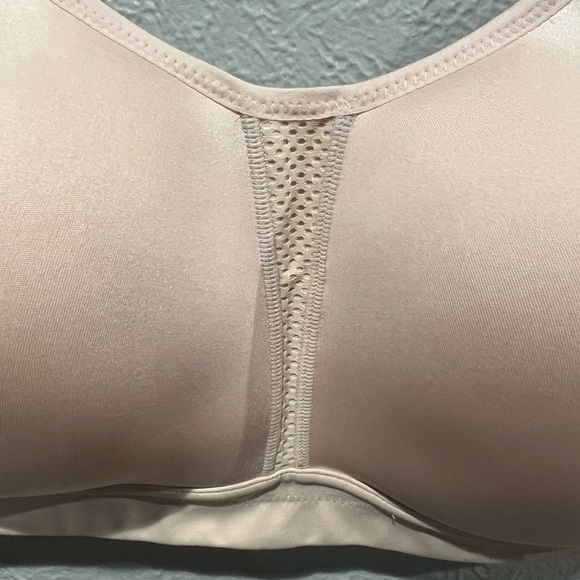 Wacoal Tan Sports Bra Size 38DD 852302 EUC Like New Neutral Color Very Nice - Picture 2 of 6